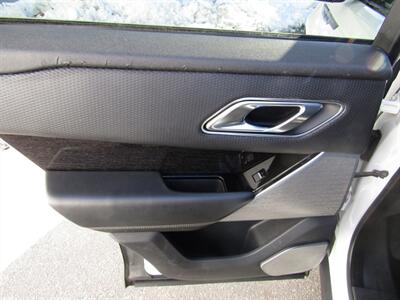 2018 Land Rover Range Rover Velar P380 R-Dynamic SE   - Photo 17 - Haddon Twp, NJ 08107