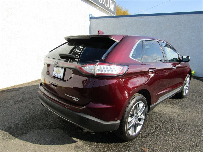 2017 Ford Edge Titanium photo 3