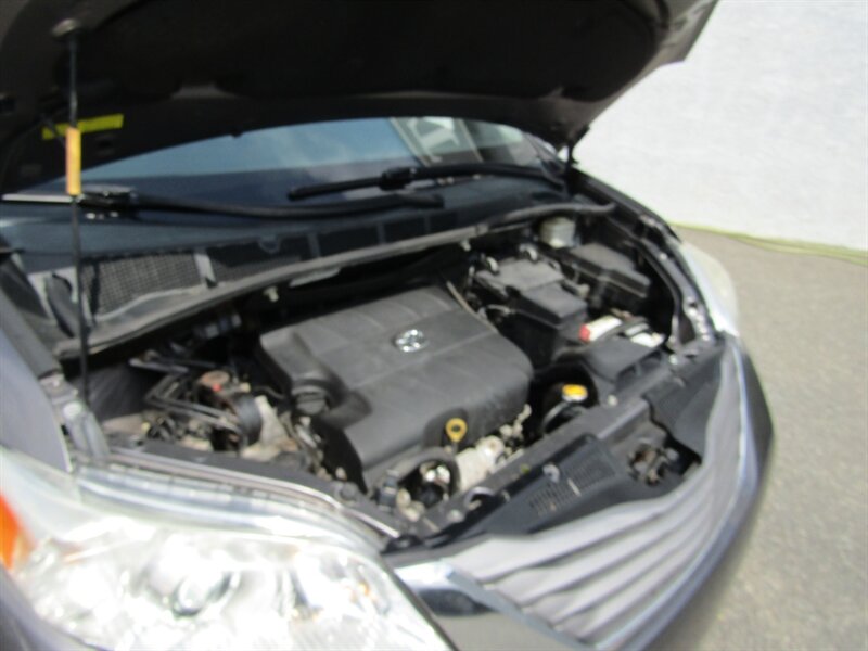 2015 Toyota Sienna XLE 7-Passenger Auto - Photo 63 - Haddon Twp, NJ 08107