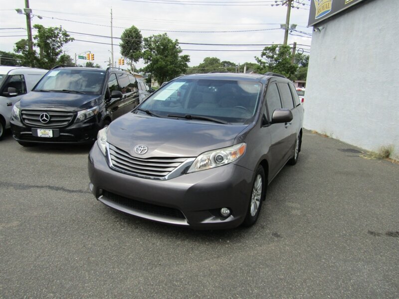 2015 Toyota Sienna XLE 7-Passenger Auto - Photo 3 - Haddon Twp, NJ 08107