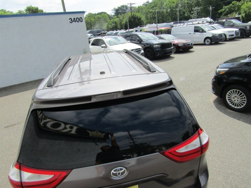 2015 Toyota Sienna XLE 7-Passenger Auto - Photo 25 - Haddon Twp, NJ 08107