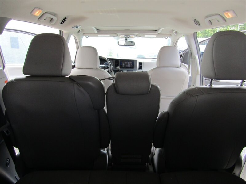 2015 Toyota Sienna XLE 7-Passenger Auto - Photo 36 - Haddon Twp, NJ 08107