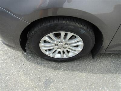 2015 Toyota Sienna XLE 7-Passenger Auto   - Photo 14 - Haddon Twp, NJ 08107