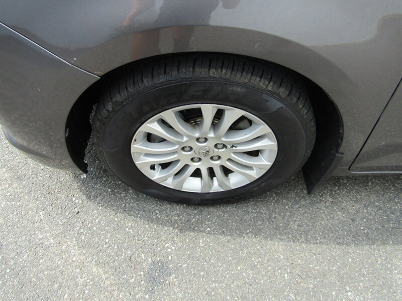 2015 Toyota Sienna XLE 7-Passenger Auto - Photo 14 - Haddon Twp, NJ 08107