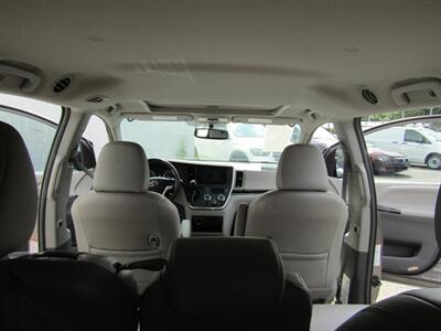 2015 Toyota Sienna XLE 7-Passenger Auto   - Photo 37 - Haddon Twp, NJ 08107