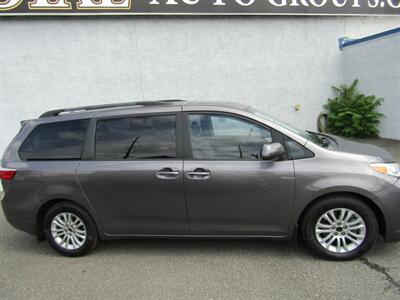 2015 Toyota Sienna XLE 7-Passenger Auto   - Photo 8 - Haddon Twp, NJ 08107