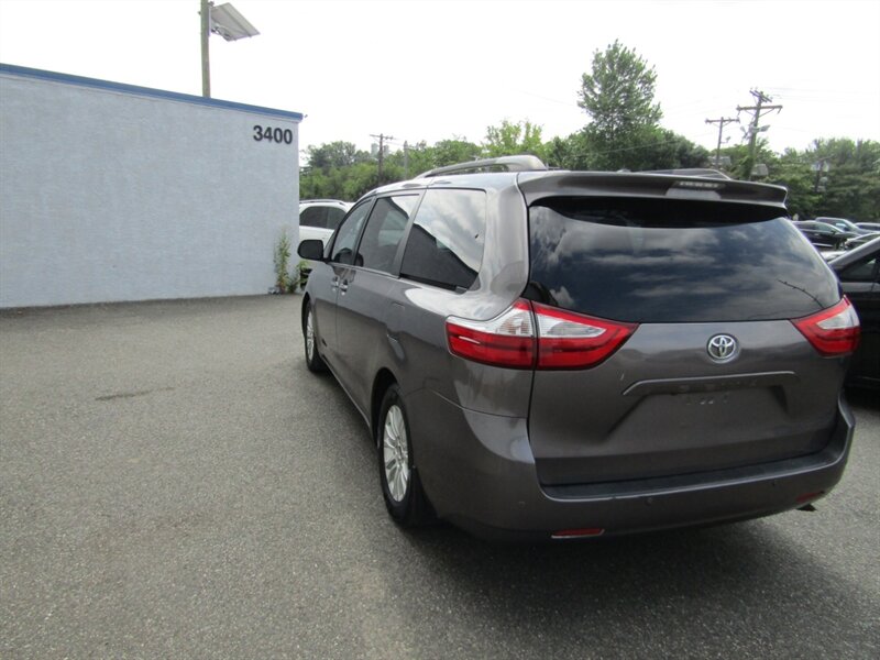 2015 Toyota Sienna XLE 7-Passenger Auto - Photo 5 - Haddon Twp, NJ 08107