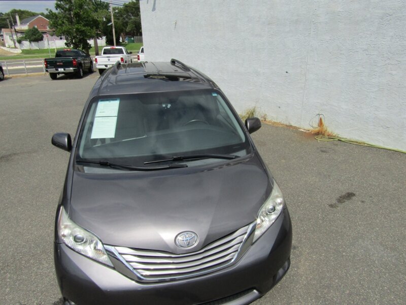 2015 Toyota Sienna XLE 7-Passenger Auto - Photo 27 - Haddon Twp, NJ 08107