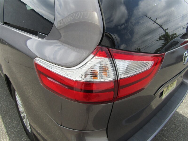 2015 Toyota Sienna XLE 7-Passenger Auto - Photo 21 - Haddon Twp, NJ 08107