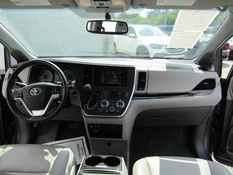 2015 Toyota Sienna XLE 7-Passenger Auto - Photo 44 - Haddon Twp, NJ 08107