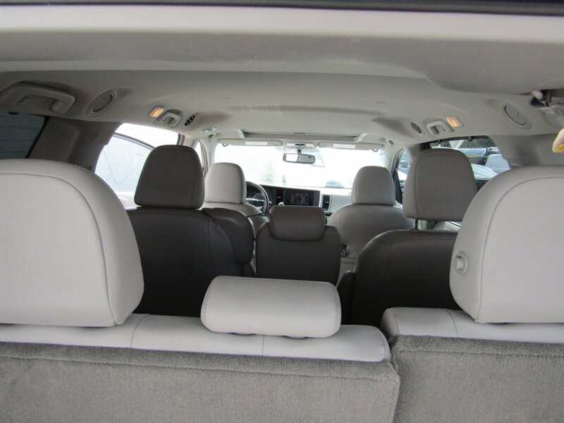 2015 Toyota Sienna XLE 7-Passenger Auto - Photo 35 - Haddon Twp, NJ 08107