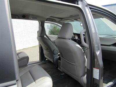 2015 Toyota Sienna XLE 7-Passenger Auto   - Photo 39 - Haddon Twp, NJ 08107