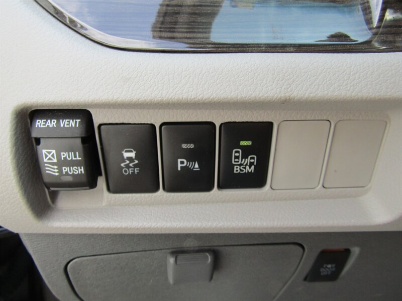 2015 Toyota Sienna XLE 7-Passenger Auto - Photo 46 - Haddon Twp, NJ 08107