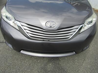 2015 Toyota Sienna XLE 7-Passenger Auto   - Photo 11 - Haddon Twp, NJ 08107