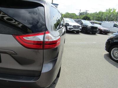 2015 Toyota Sienna XLE 7-Passenger Auto   - Photo 24 - Haddon Twp, NJ 08107