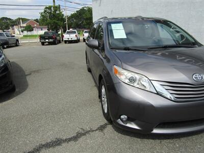 2015 Toyota Sienna XLE 7-Passenger Auto   - Photo 18 - Haddon Twp, NJ 08107