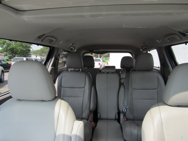 2015 Toyota Sienna XLE 7-Passenger Auto - Photo 60 - Haddon Twp, NJ 08107