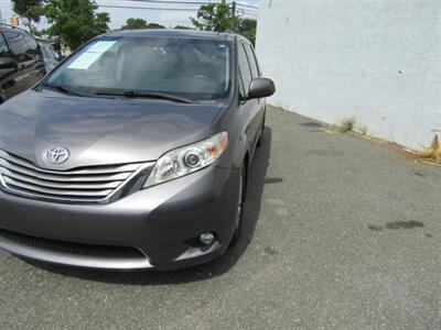 2015 Toyota Sienna XLE 7-Passenger Auto   - Photo 19 - Haddon Twp, NJ 08107