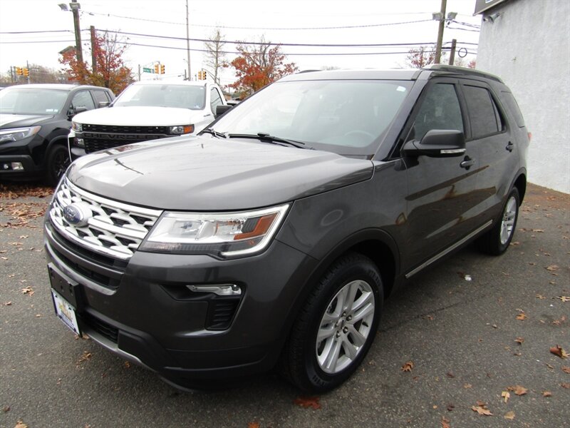 2019 Ford Explorer XLT photo 2