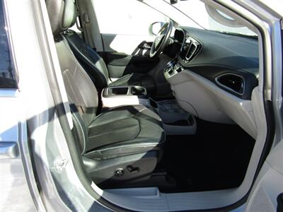 2020 Chrysler Pacifica LIMITED,NAV,PANO,TECH PKG,SILVER CERTIFIED   - Photo 19 - Haddon Twp, NJ 08107