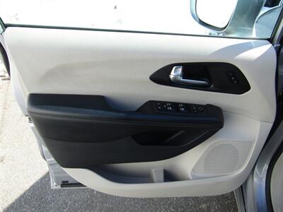 2020 Chrysler Pacifica LIMITED,NAV,PANO,TECH PKG,SILVER CERTIFIED   - Photo 10 - Haddon Twp, NJ 08107