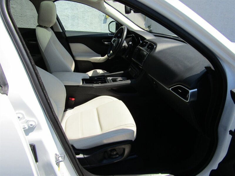 2018 Jaguar F-PACE AWD,NAV,PRESTIGE PKG,COMFORT PKG,SILVER CERTIFIED - Photo 50 - Haddon Twp, NJ 08107