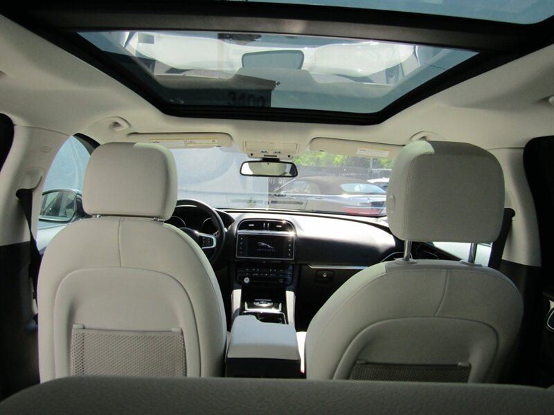 2018 Jaguar F-PACE AWD,NAV,PRESTIGE PKG,COMFORT PKG,SILVER CERTIFIED - Photo 42 - Haddon Twp, NJ 08107