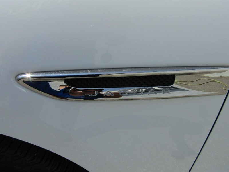 2018 Jaguar F-PACE AWD,NAV,PRESTIGE PKG,COMFORT PKG,SILVER CERTIFIED - Photo 16 - Haddon Twp, NJ 08107
