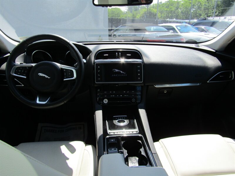 2018 Jaguar F-PACE AWD,NAV,PRESTIGE PKG,COMFORT PKG,SILVER CERTIFIED - Photo 44 - Haddon Twp, NJ 08107