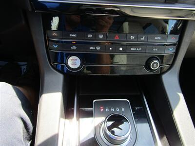 2018 Jaguar F-PACE AWD,NAV,PRESTIGE PKG,COMFORT PKG,SILVER CERTIFIED   - Photo 63 - Haddon Twp, NJ 08107