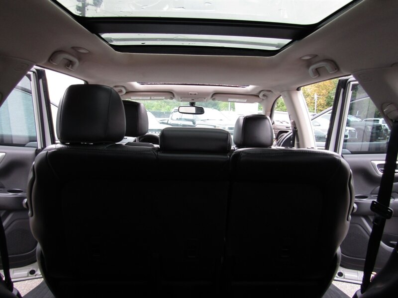 2017 Nissan Pathfinder SL photo 44
