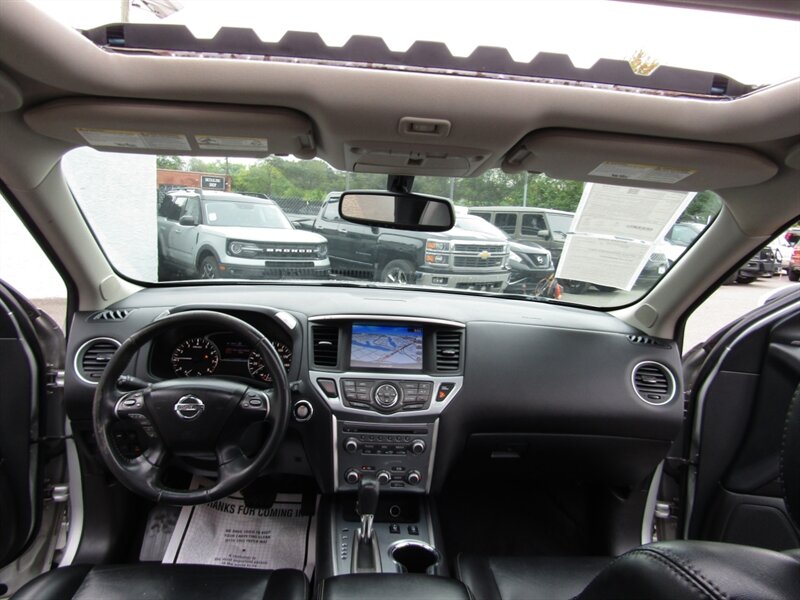 2017 Nissan Pathfinder SL photo 47