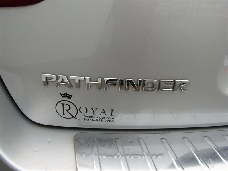 2017 Nissan Pathfinder SL photo 21