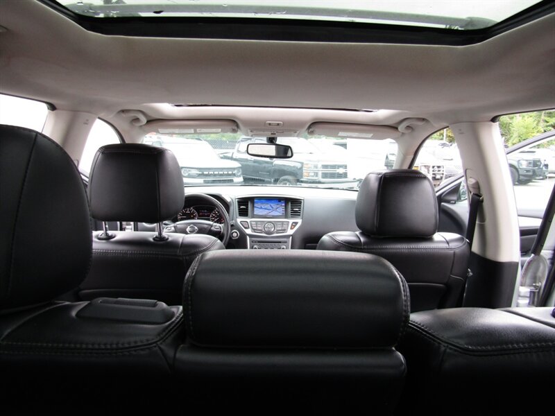 2017 Nissan Pathfinder SL photo 45