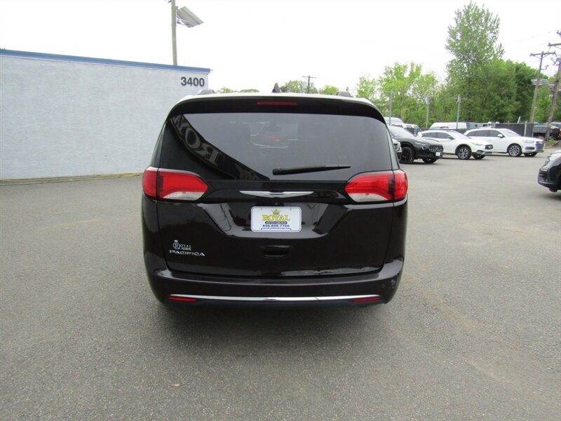 2017 Chrysler Pacifica Touring Plus - Photo 10 - Haddon Twp, NJ 08107