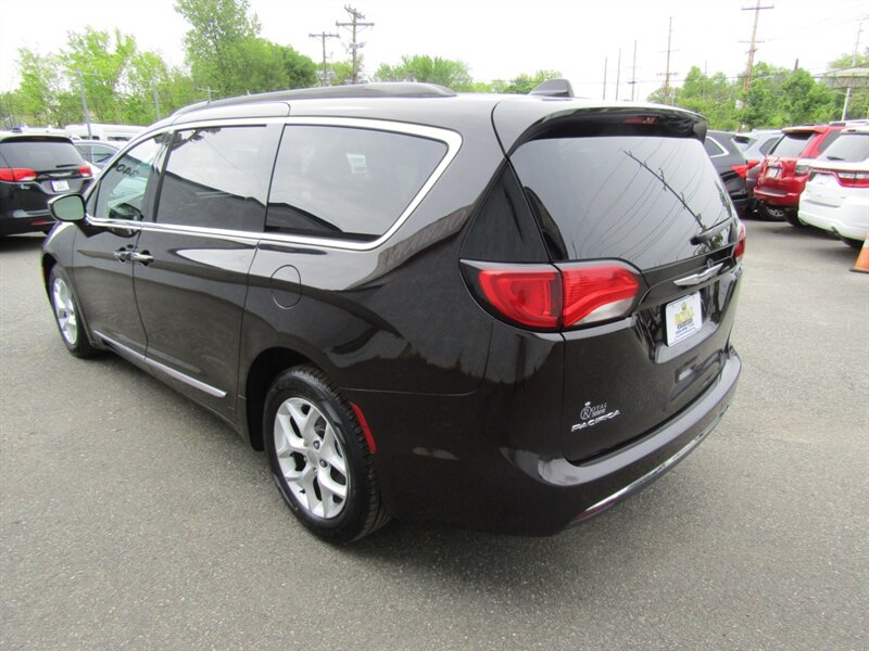 2017 Chrysler Pacifica Touring Plus - Photo 9 - Haddon Twp, NJ 08107
