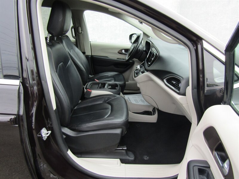 2017 Chrysler Pacifica Touring Plus - Photo 17 - Haddon Twp, NJ 08107