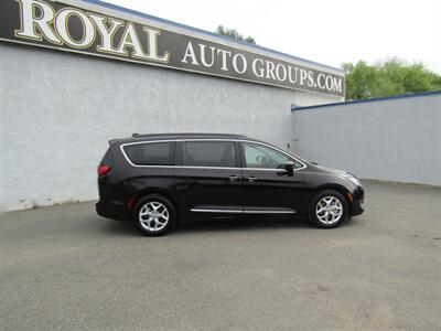 2017 Chrysler Pacifica Touring Plus - Photo 4 - Haddon Twp, NJ 08107