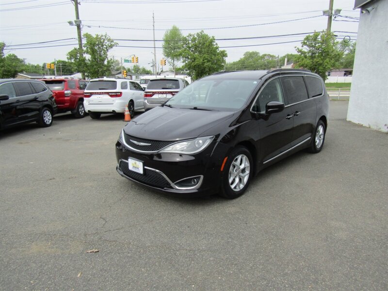2017 Chrysler Pacifica Touring Plus - Photo 2 - Haddon Twp, NJ 08107