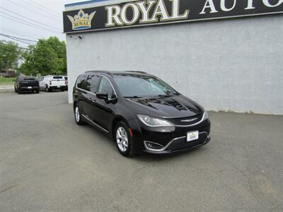 2017 Chrysler Pacifica Touring Plus Van