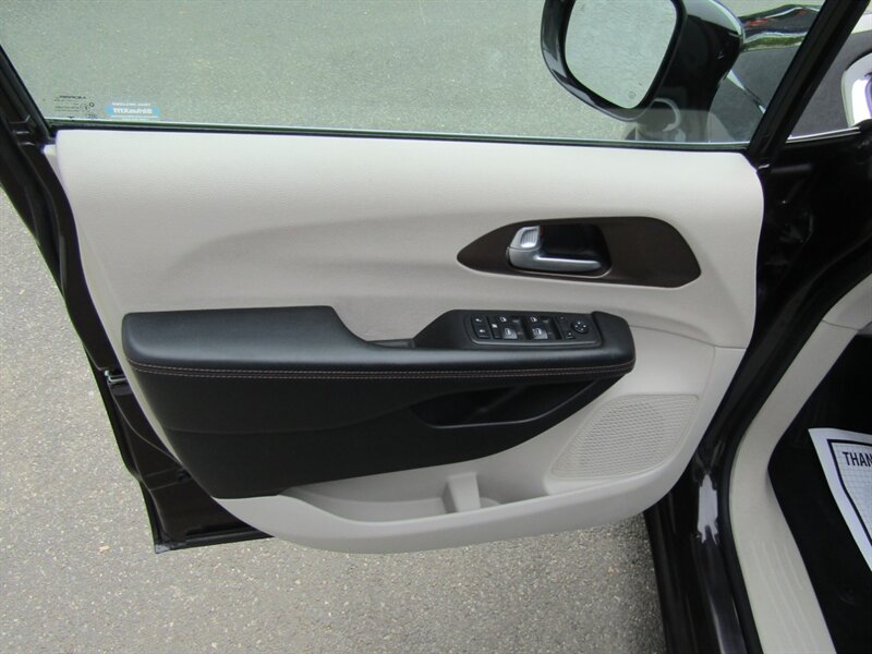 2017 Chrysler Pacifica Touring Plus - Photo 14 - Haddon Twp, NJ 08107