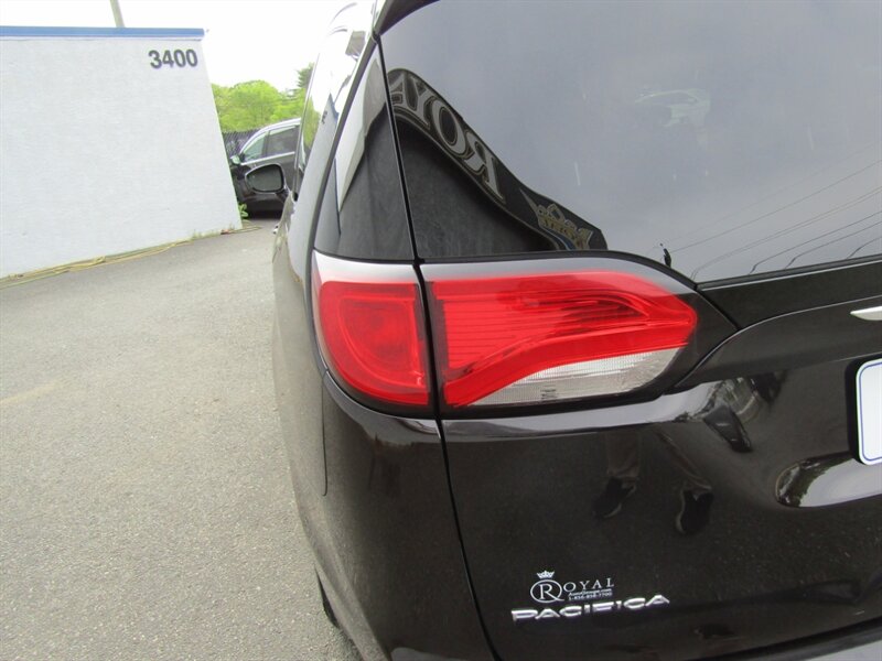 2017 Chrysler Pacifica Touring Plus - Photo 12 - Haddon Twp, NJ 08107