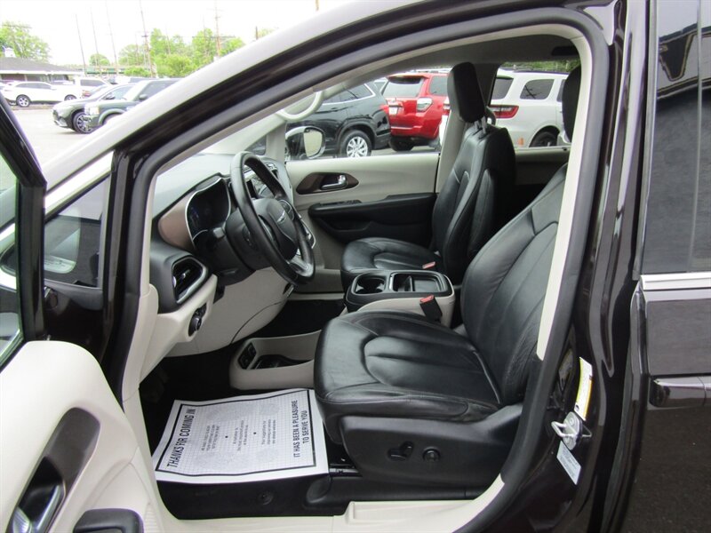 2017 Chrysler Pacifica Touring Plus - Photo 16 - Haddon Twp, NJ 08107