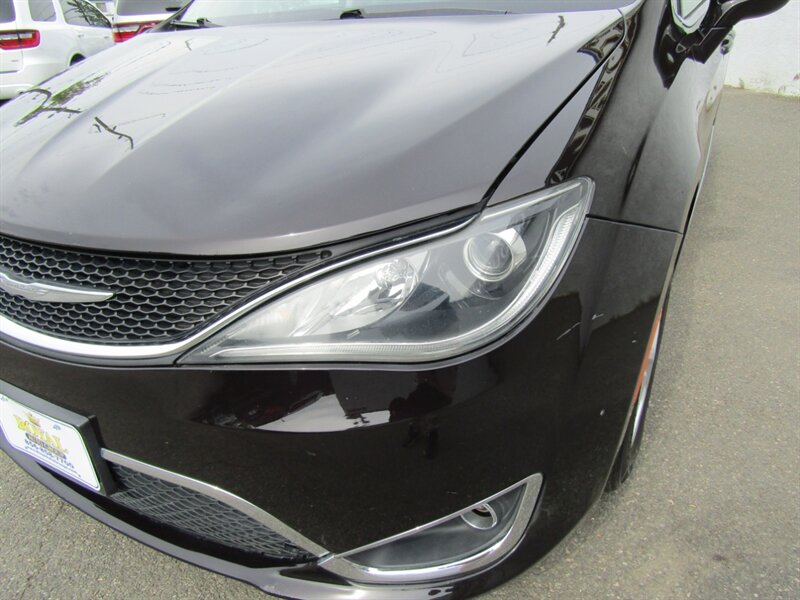 2017 Chrysler Pacifica Touring Plus - Photo 8 - Haddon Twp, NJ 08107