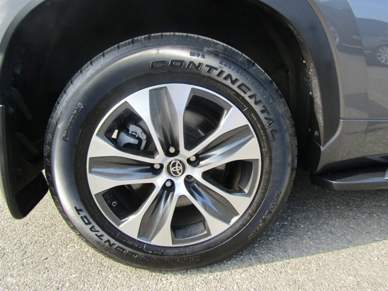 2021 Toyota Highlander XLE,NAV,DR ASST.PAG,TECH PKG,HUD,SILVER CERTIFIED - Photo 35 - Haddon Twp, NJ 08107
