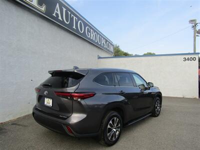 2021 Toyota Highlander XLE,NAV,DR ASST.PAG,TECH PKG,HUD,SILVER CERTIFIED - Photo 8 - Haddon Twp, NJ 08107