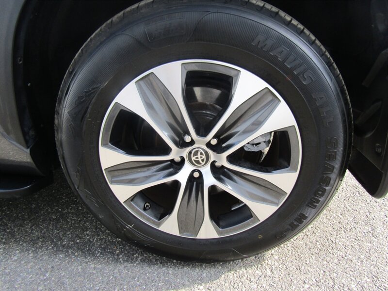 2021 Toyota Highlander XLE,NAV,DR ASST.PAG,TECH PKG,HUD,SILVER CERTIFIED - Photo 38 - Haddon Twp, NJ 08107