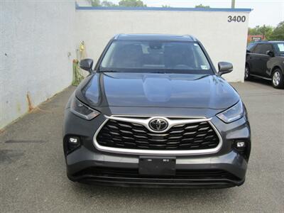 2021 Toyota Highlander XLE,NAV,DR ASST.PAG,TECH PKG,HUD,SILVER CERTIFIED - Photo 3 - Haddon Twp, NJ 08107
