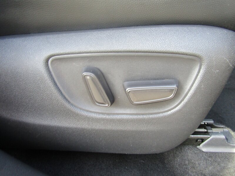 2021 Toyota Highlander XLE,NAV,DR ASST.PAG,TECH PKG,HUD,SILVER CERTIFIED - Photo 21 - Haddon Twp, NJ 08107