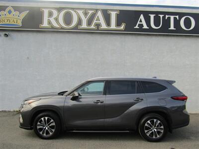 2021 Toyota Highlander XLE,NAV,DR ASST.PAG,TECH PKG,HUD,SILVER CERTIFIED - Photo 4 - Haddon Twp, NJ 08107